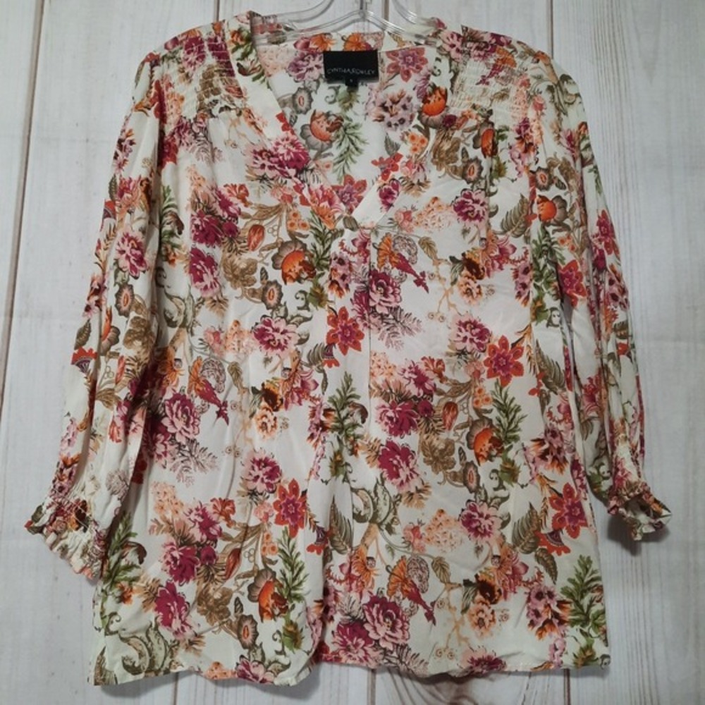 Cynthia Rowley Shirt Ladies Size Small floral long‎ sleeve VNeck